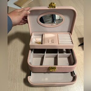 Jewelry & makeup box / storage